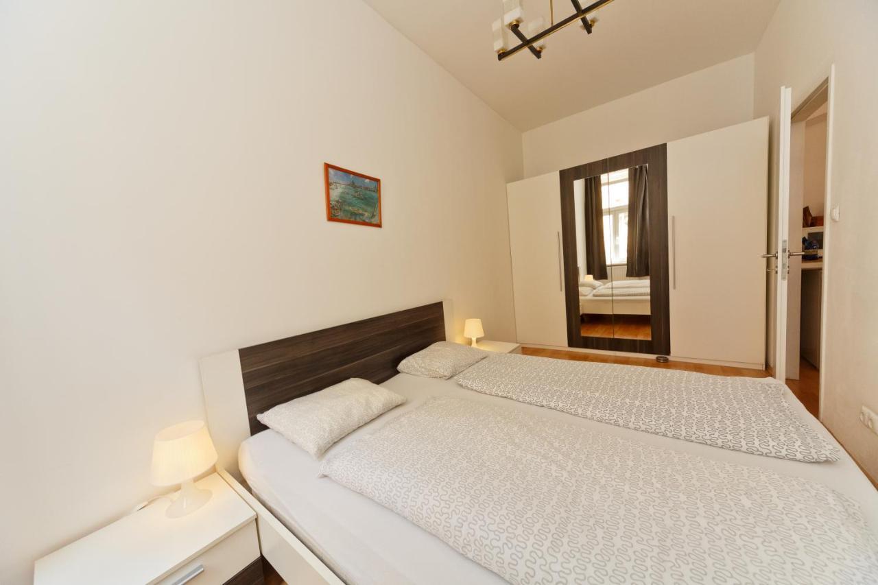 Apartments In Vienna Near Schonbrunn & Westbahnhof - Keyless Check-In Zewnętrze zdjęcie